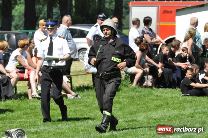 Zdjęcie w galerii na portalu naszraciborz.pl: Strażacy z Borucina mistrzami gminy Krzanowice w zawodach sportowo-pożarniczych. Trzy puchary dla Pietraszyna  wiadomości z regionu