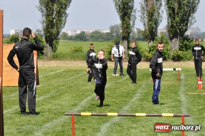 Zdjęcie w galerii na portalu naszraciborz.pl: Strażacy z Borucina mistrzami gminy Krzanowice w zawodach sportowo-pożarniczych. Trzy puchary dla Pietraszyna  wiadomości z regionu