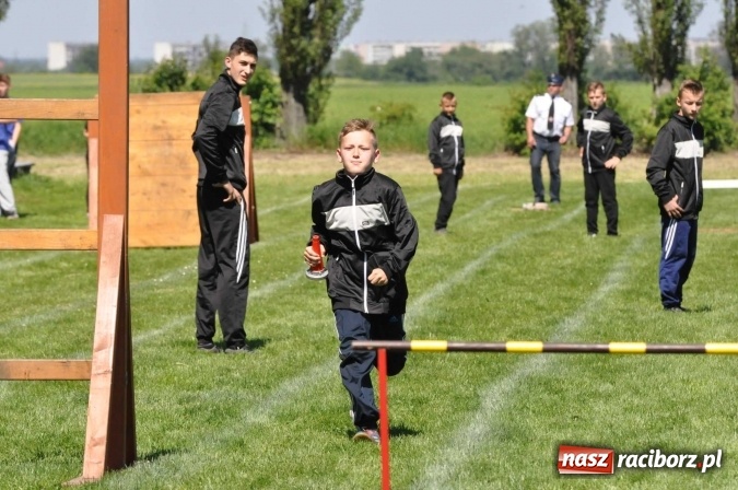 Zdjęcie w galerii na portalu naszraciborz.pl: Strażacy z Borucina mistrzami gminy Krzanowice w zawodach sportowo-pożarniczych. Trzy puchary dla Pietraszyna  wiadomości z regionu