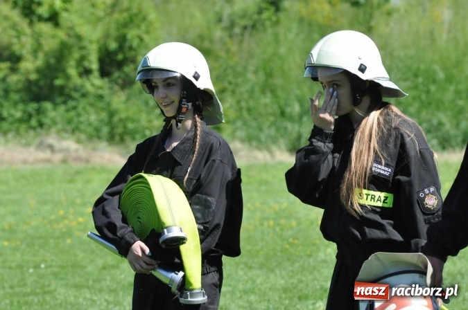 Zdjęcie w galerii na portalu naszraciborz.pl: Strażacy z Borucina mistrzami gminy Krzanowice w zawodach sportowo-pożarniczych. Trzy puchary dla Pietraszyna  wiadomości z regionu