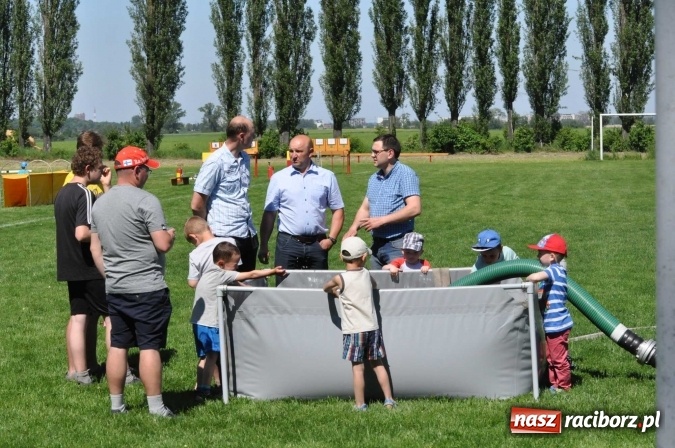 Zdjęcie w galerii na portalu naszraciborz.pl: Strażacy z Borucina mistrzami gminy Krzanowice w zawodach sportowo-pożarniczych. Trzy puchary dla Pietraszyna  wiadomości z regionu