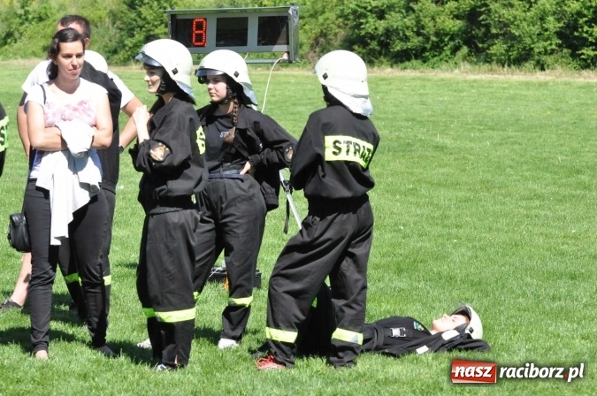 Zdjęcie w galerii na portalu naszraciborz.pl: Strażacy z Borucina mistrzami gminy Krzanowice w zawodach sportowo-pożarniczych. Trzy puchary dla Pietraszyna  wiadomości z regionu