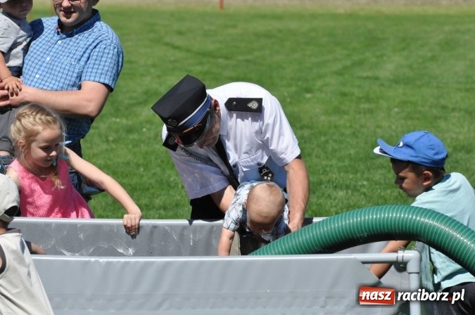 Zdjęcie w galerii na portalu naszraciborz.pl: Strażacy z Borucina mistrzami gminy Krzanowice w zawodach sportowo-pożarniczych. Trzy puchary dla Pietraszyna  wiadomości z regionu