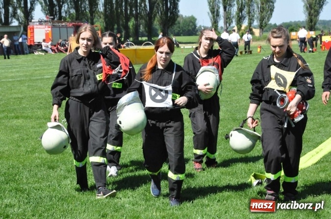 Zdjęcie w galerii na portalu naszraciborz.pl: Strażacy z Borucina mistrzami gminy Krzanowice w zawodach sportowo-pożarniczych. Trzy puchary dla Pietraszyna  wiadomości z regionu