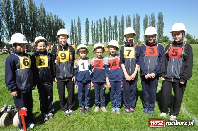 Zdjęcie w galerii na portalu naszraciborz.pl: Strażacy z Borucina mistrzami gminy Krzanowice w zawodach sportowo-pożarniczych. Trzy puchary dla Pietraszyna  wiadomości z regionu