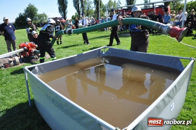 Zdjęcie w galerii na portalu naszraciborz.pl: Strażacy z Borucina mistrzami gminy Krzanowice w zawodach sportowo-pożarniczych. Trzy puchary dla Pietraszyna  wiadomości z regionu