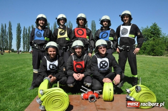 Zdjęcie w galerii na portalu naszraciborz.pl: Strażacy z Borucina mistrzami gminy Krzanowice w zawodach sportowo-pożarniczych. Trzy puchary dla Pietraszyna  wiadomości z regionu