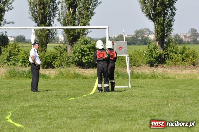 Zdjęcie w galerii na portalu naszraciborz.pl: Strażacy z Borucina mistrzami gminy Krzanowice w zawodach sportowo-pożarniczych. Trzy puchary dla Pietraszyna  wiadomości z regionu