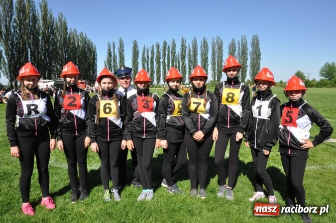 Zdjęcie w galerii na portalu naszraciborz.pl: Strażacy z Borucina mistrzami gminy Krzanowice w zawodach sportowo-pożarniczych. Trzy puchary dla Pietraszyna  wiadomości z regionu