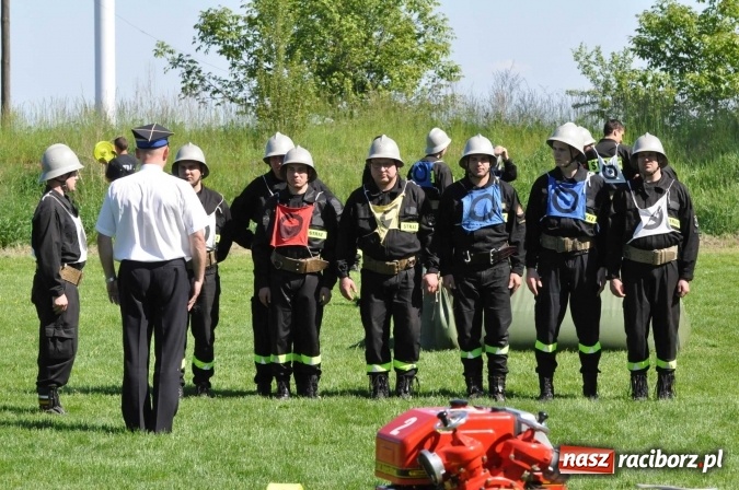 Zdjęcie w galerii na portalu naszraciborz.pl: Strażacy z Borucina mistrzami gminy Krzanowice w zawodach sportowo-pożarniczych. Trzy puchary dla Pietraszyna  wiadomości z regionu