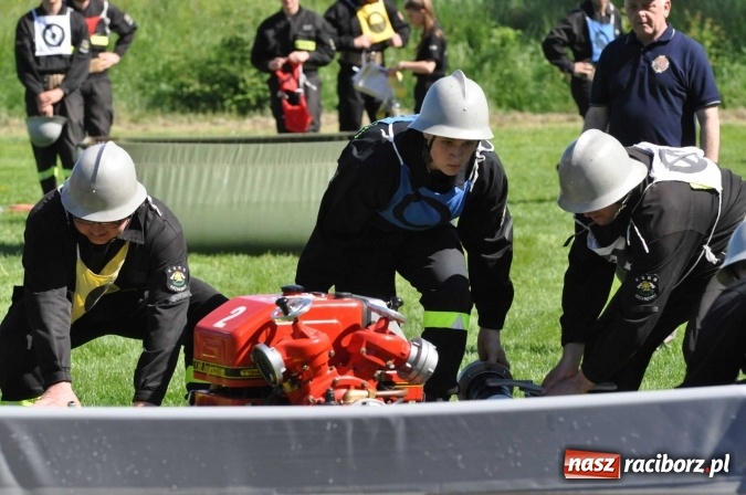 Zdjęcie w galerii na portalu naszraciborz.pl: Strażacy z Borucina mistrzami gminy Krzanowice w zawodach sportowo-pożarniczych. Trzy puchary dla Pietraszyna  wiadomości z regionu