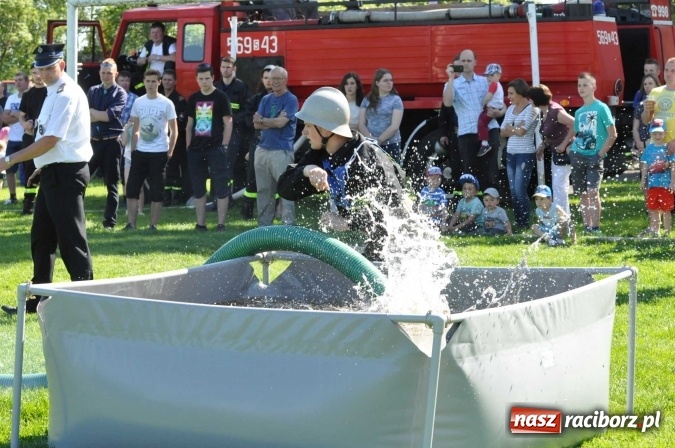 Zdjęcie w galerii na portalu naszraciborz.pl: Strażacy z Borucina mistrzami gminy Krzanowice w zawodach sportowo-pożarniczych. Trzy puchary dla Pietraszyna  wiadomości z regionu