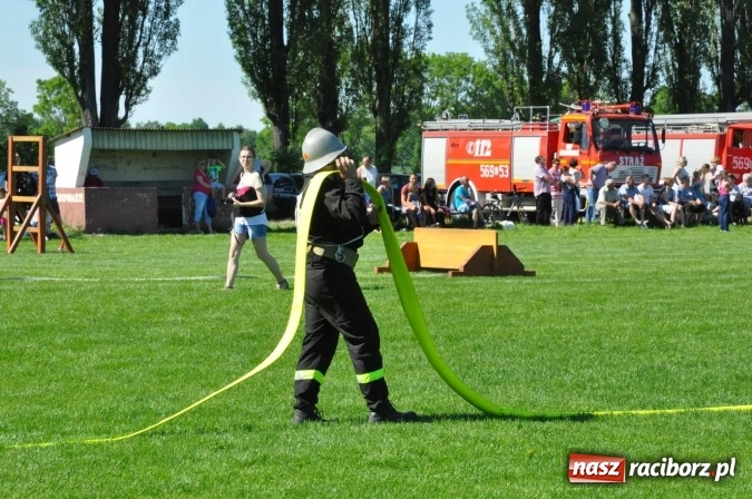 Zdjęcie w galerii na portalu naszraciborz.pl: Strażacy z Borucina mistrzami gminy Krzanowice w zawodach sportowo-pożarniczych. Trzy puchary dla Pietraszyna  wiadomości z regionu