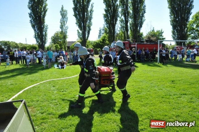 Zdjęcie w galerii na portalu naszraciborz.pl: Strażacy z Borucina mistrzami gminy Krzanowice w zawodach sportowo-pożarniczych. Trzy puchary dla Pietraszyna  wiadomości z regionu