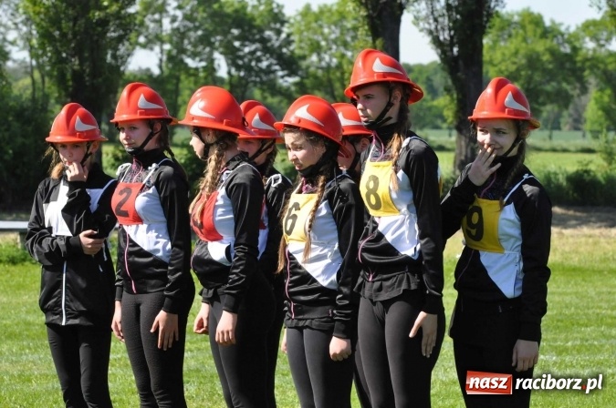 Zdjęcie w galerii na portalu naszraciborz.pl: Strażacy z Borucina mistrzami gminy Krzanowice w zawodach sportowo-pożarniczych. Trzy puchary dla Pietraszyna  wiadomości z regionu