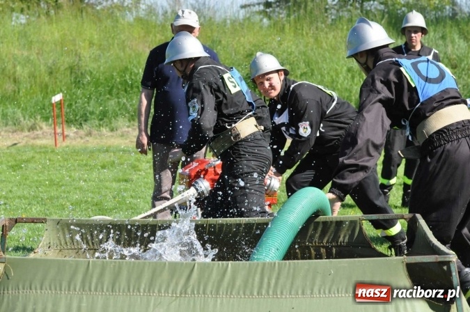 Zdjęcie w galerii na portalu naszraciborz.pl: Strażacy z Borucina mistrzami gminy Krzanowice w zawodach sportowo-pożarniczych. Trzy puchary dla Pietraszyna  wiadomości z regionu
