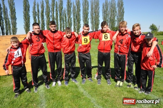 Zdjęcie w galerii na portalu naszraciborz.pl: Strażacy z Borucina mistrzami gminy Krzanowice w zawodach sportowo-pożarniczych. Trzy puchary dla Pietraszyna  wiadomości z regionu