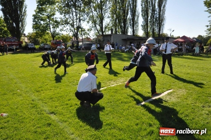Zdjęcie w galerii na portalu naszraciborz.pl: Strażacy z Borucina mistrzami gminy Krzanowice w zawodach sportowo-pożarniczych. Trzy puchary dla Pietraszyna  wiadomości z regionu