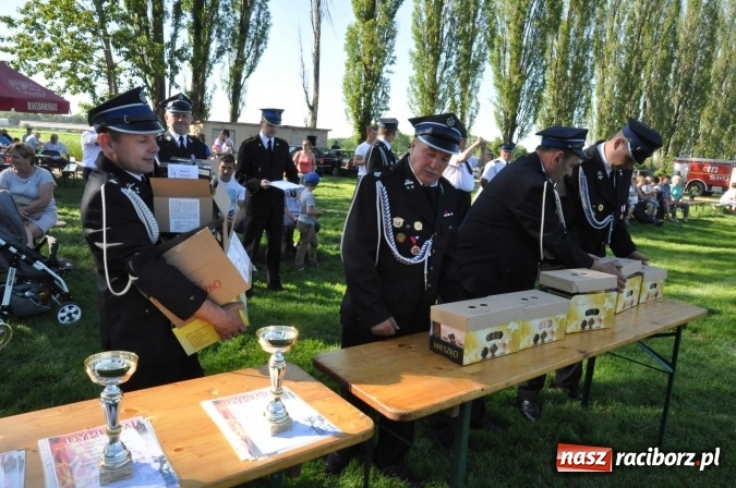 Zdjęcie w galerii na portalu naszraciborz.pl: Strażacy z Borucina mistrzami gminy Krzanowice w zawodach sportowo-pożarniczych. Trzy puchary dla Pietraszyna  wiadomości z regionu