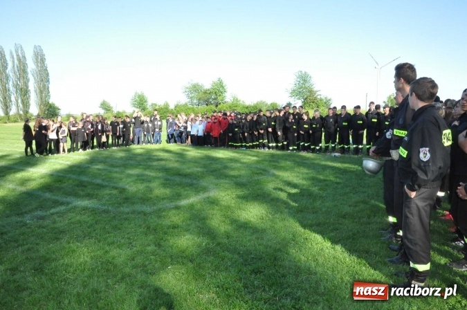 Zdjęcie w galerii na portalu naszraciborz.pl: Strażacy z Borucina mistrzami gminy Krzanowice w zawodach sportowo-pożarniczych. Trzy puchary dla Pietraszyna  wiadomości z regionu