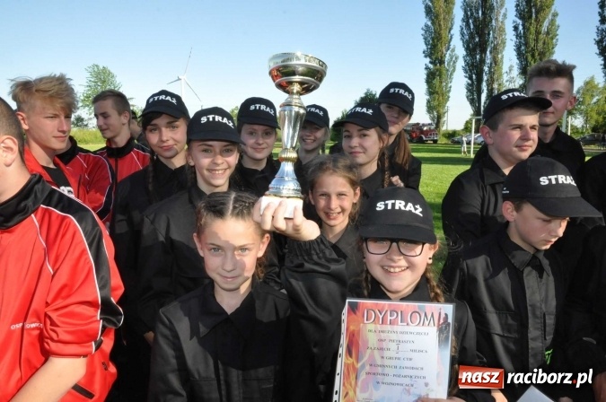 Zdjęcie w galerii na portalu naszraciborz.pl: Strażacy z Borucina mistrzami gminy Krzanowice w zawodach sportowo-pożarniczych. Trzy puchary dla Pietraszyna  wiadomości z regionu