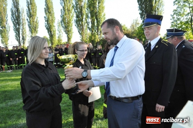 Zdjęcie w galerii na portalu naszraciborz.pl: Strażacy z Borucina mistrzami gminy Krzanowice w zawodach sportowo-pożarniczych. Trzy puchary dla Pietraszyna  wiadomości z regionu