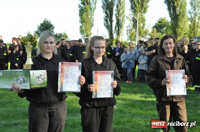Zdjęcie w galerii na portalu naszraciborz.pl: Strażacy z Borucina mistrzami gminy Krzanowice w zawodach sportowo-pożarniczych. Trzy puchary dla Pietraszyna  wiadomości z regionu