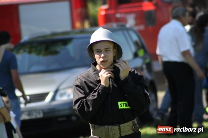 Zdjęcie w galerii na portalu naszraciborz.pl: Strażacy z Borucina mistrzami gminy Krzanowice w zawodach sportowo-pożarniczych. Trzy puchary dla Pietraszyna  wiadomości z regionu