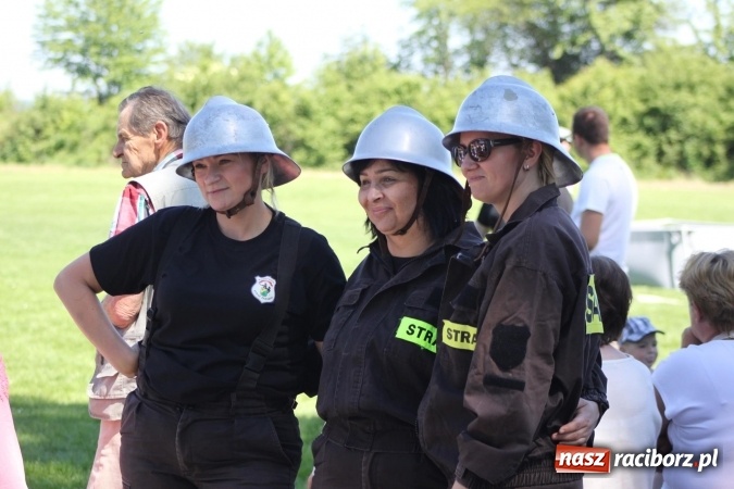 Zdjęcie w galerii na portalu naszraciborz.pl: Strażacy z Borucina mistrzami gminy Krzanowice w zawodach sportowo-pożarniczych. Trzy puchary dla Pietraszyna  wiadomości z regionu