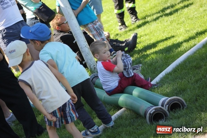 Zdjęcie w galerii na portalu naszraciborz.pl: Strażacy z Borucina mistrzami gminy Krzanowice w zawodach sportowo-pożarniczych. Trzy puchary dla Pietraszyna  wiadomości z regionu