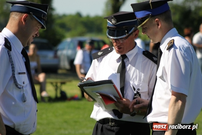 Zdjęcie w galerii na portalu naszraciborz.pl: Strażacy z Borucina mistrzami gminy Krzanowice w zawodach sportowo-pożarniczych. Trzy puchary dla Pietraszyna  wiadomości z regionu