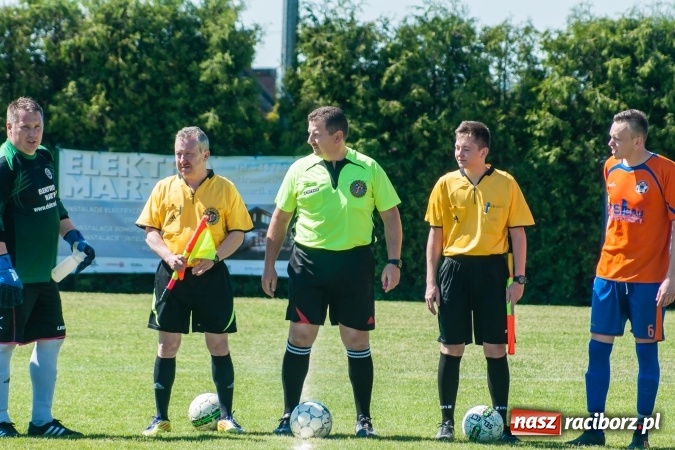 Zdjęcie w galerii na portalu naszraciborz.pl: Emocjonujący pojedynek w Markowicach. Gospodarze lepsi od Grzegorzowic wiadomości z regionu