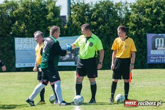 Zdjęcie w galerii na portalu naszraciborz.pl: Emocjonujący pojedynek w Markowicach. Gospodarze lepsi od Grzegorzowic wiadomości z regionu