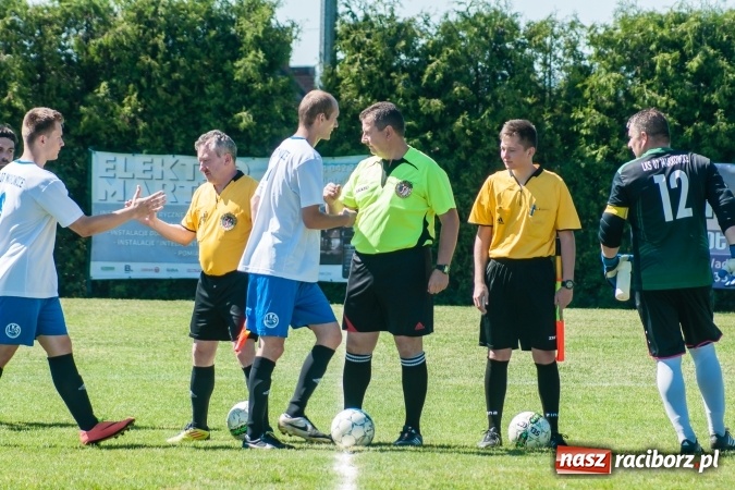 Zdjęcie w galerii na portalu naszraciborz.pl: Emocjonujący pojedynek w Markowicach. Gospodarze lepsi od Grzegorzowic wiadomości z regionu