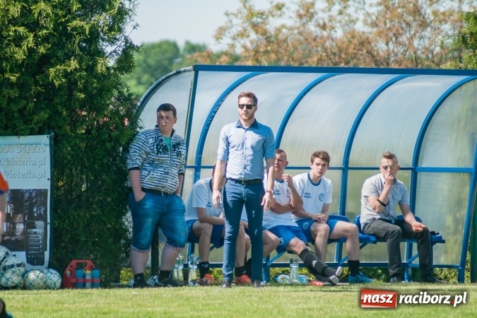 Zdjęcie w galerii na portalu naszraciborz.pl: Emocjonujący pojedynek w Markowicach. Gospodarze lepsi od Grzegorzowic wiadomości z regionu