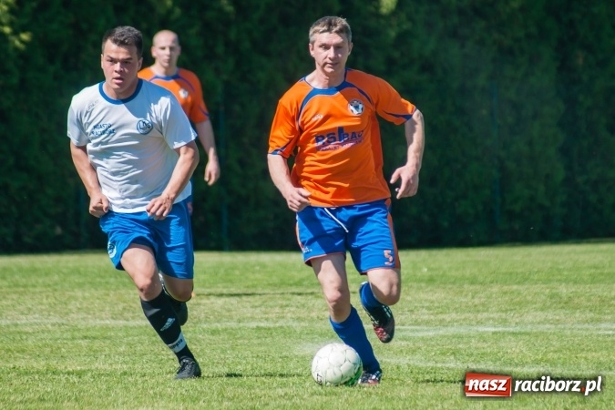 Zdjęcie w galerii na portalu naszraciborz.pl: Emocjonujący pojedynek w Markowicach. Gospodarze lepsi od Grzegorzowic wiadomości z regionu