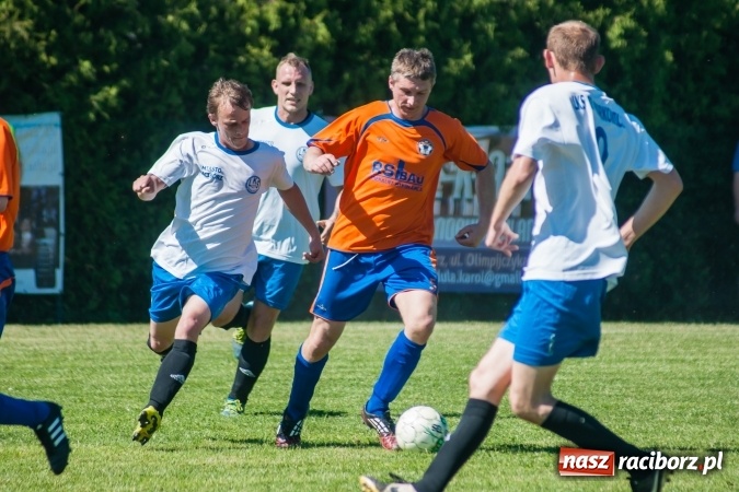 Zdjęcie w galerii na portalu naszraciborz.pl: Emocjonujący pojedynek w Markowicach. Gospodarze lepsi od Grzegorzowic wiadomości z regionu