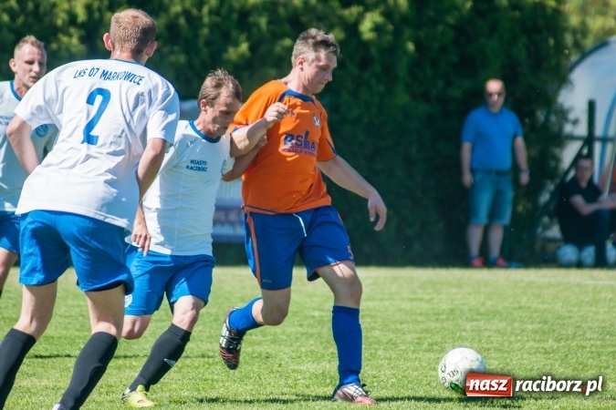 Zdjęcie w galerii na portalu naszraciborz.pl: Emocjonujący pojedynek w Markowicach. Gospodarze lepsi od Grzegorzowic wiadomości z regionu