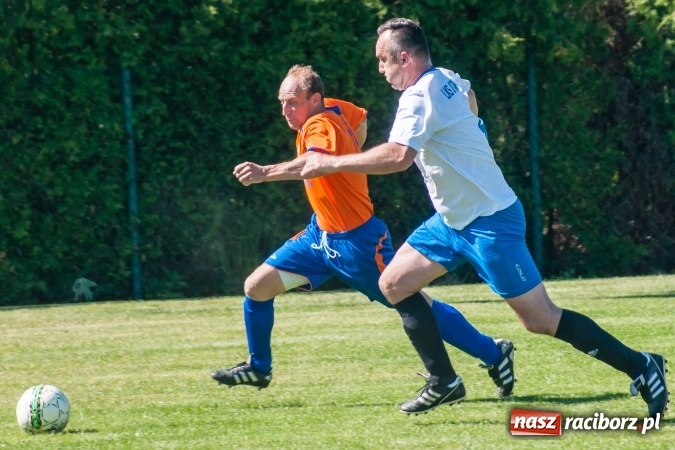 Zdjęcie w galerii na portalu naszraciborz.pl: Emocjonujący pojedynek w Markowicach. Gospodarze lepsi od Grzegorzowic wiadomości z regionu