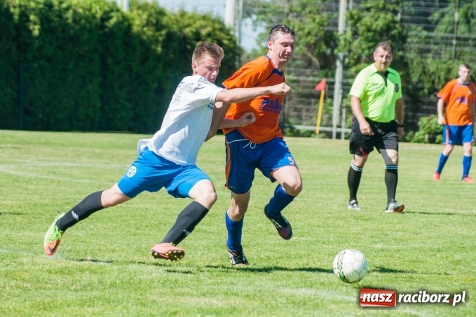 Zdjęcie w galerii na portalu naszraciborz.pl: Emocjonujący pojedynek w Markowicach. Gospodarze lepsi od Grzegorzowic wiadomości z regionu