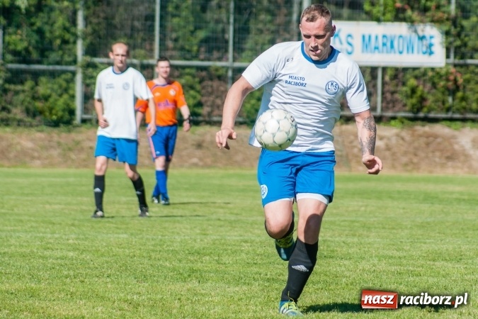 Zdjęcie w galerii na portalu naszraciborz.pl: Emocjonujący pojedynek w Markowicach. Gospodarze lepsi od Grzegorzowic wiadomości z regionu