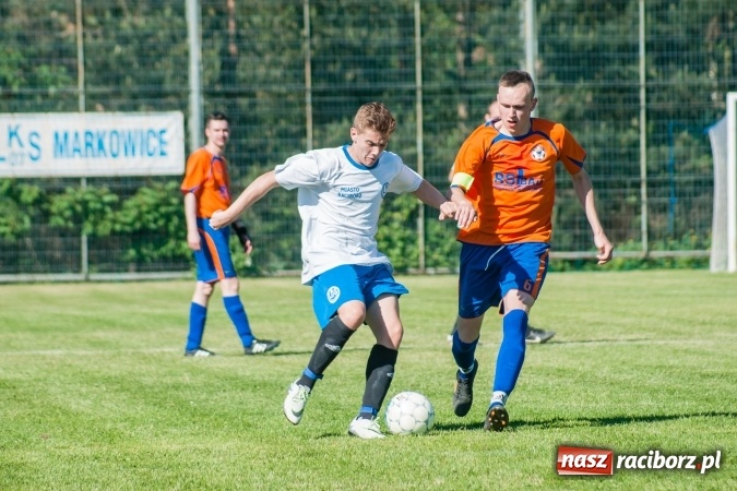 Zdjęcie w galerii na portalu naszraciborz.pl: Emocjonujący pojedynek w Markowicach. Gospodarze lepsi od Grzegorzowic wiadomości z regionu