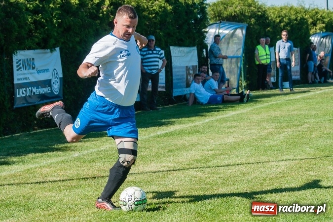 Zdjęcie w galerii na portalu naszraciborz.pl: Emocjonujący pojedynek w Markowicach. Gospodarze lepsi od Grzegorzowic wiadomości z regionu