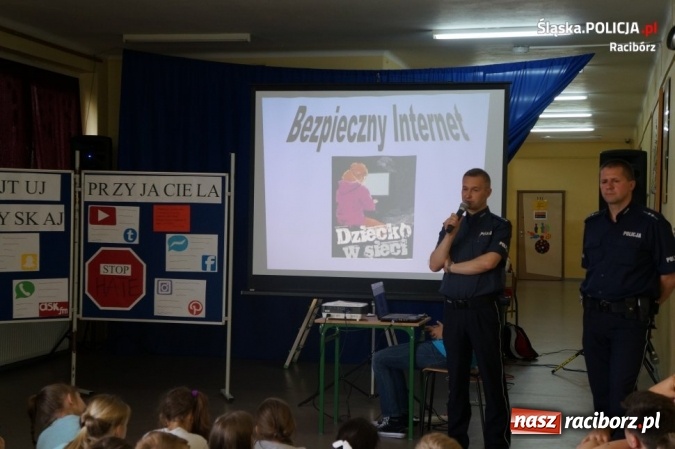 Zdjęcie w galerii na portalu naszraciborz.pl: Dzielnicowy odwiedził uczniów szkół w Tworkowie i Krzyżanowicach wiadomości z regionu