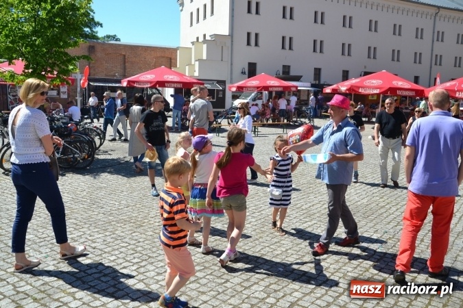 Zdjęcie w galerii na portalu naszraciborz.pl: Zlot Food Trucków na zamku za nami wiadomości z regionu