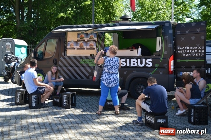 Zdjęcie w galerii na portalu naszraciborz.pl: Zlot Food Trucków na zamku za nami wiadomości z regionu