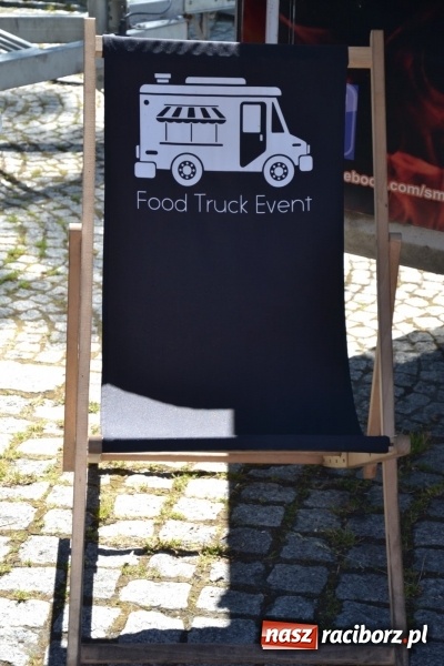 Zdjęcie w galerii na portalu naszraciborz.pl: Zlot Food Trucków na zamku za nami wiadomości z regionu