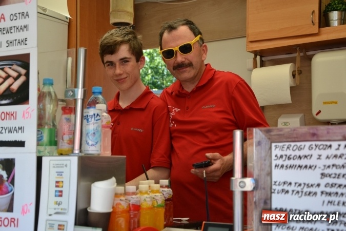 Zdjęcie w galerii na portalu naszraciborz.pl: Zlot Food Trucków na zamku za nami wiadomości z regionu