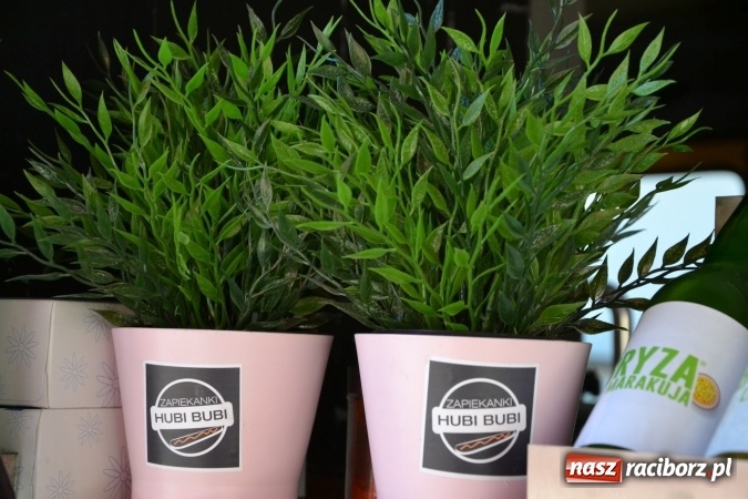 Zdjęcie w galerii na portalu naszraciborz.pl: Zlot Food Trucków na zamku za nami wiadomości z regionu