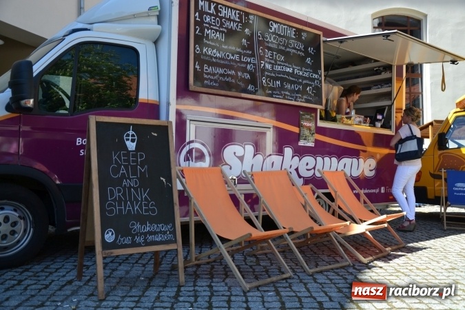 Zdjęcie w galerii na portalu naszraciborz.pl: Zlot Food Trucków na zamku za nami wiadomości z regionu